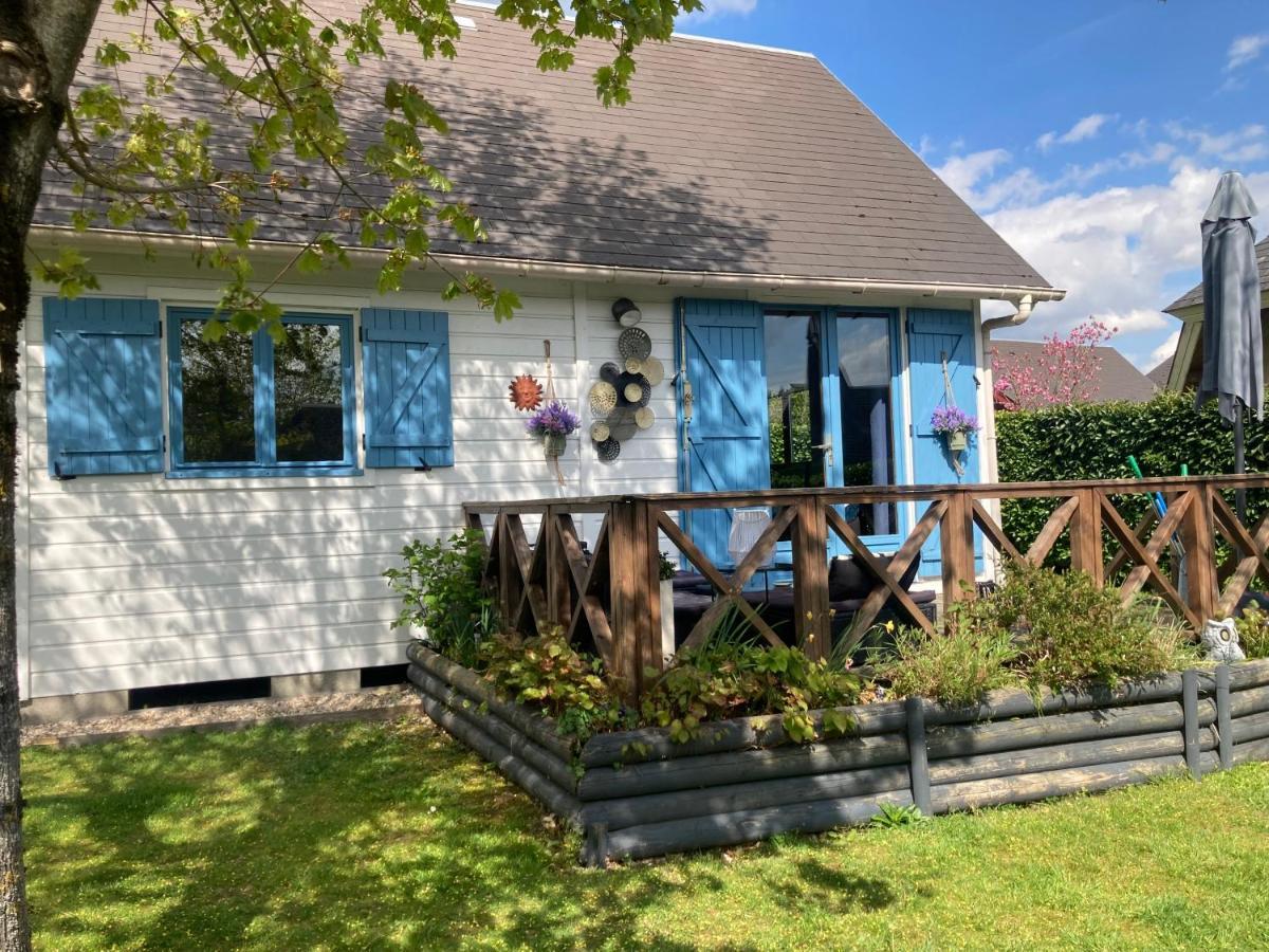 Gite Chalet Bleu Soleil Saint-Benoit-d'Hebertot Exterior foto